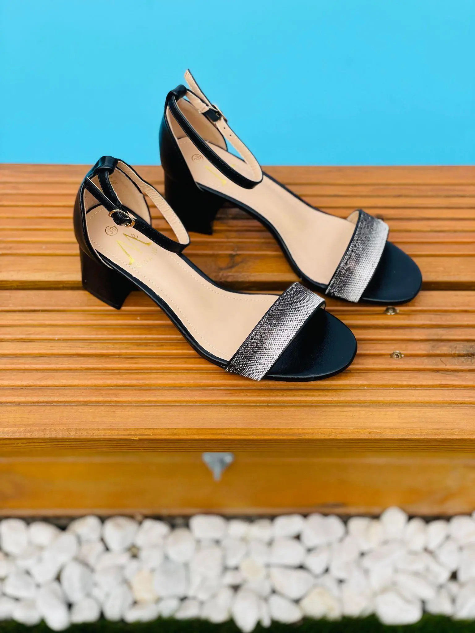 Nu pied Candice