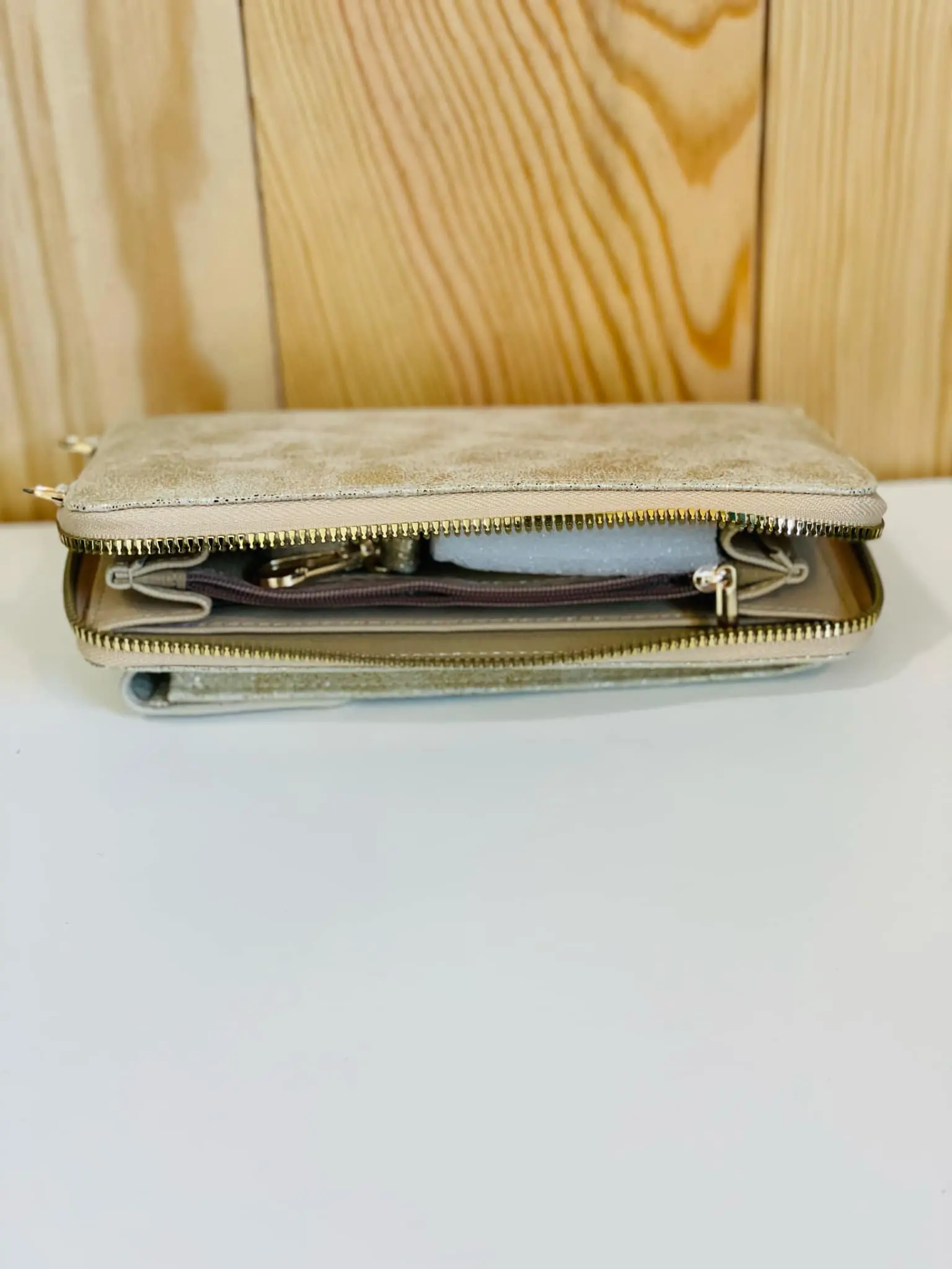 Pochette de téléphone Doré – Image 2