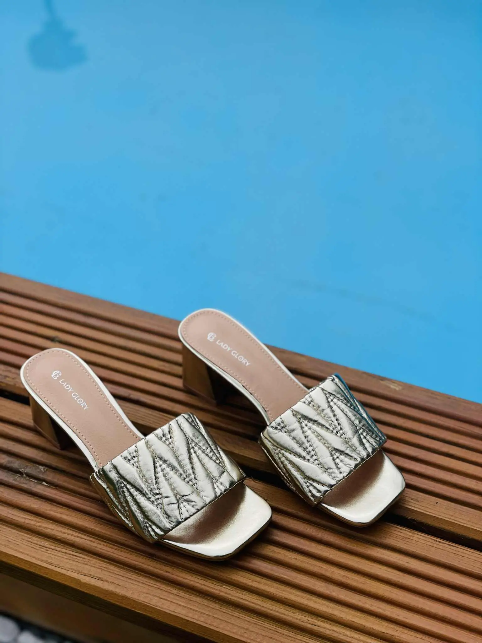 Nu pied Victoria – Image 3