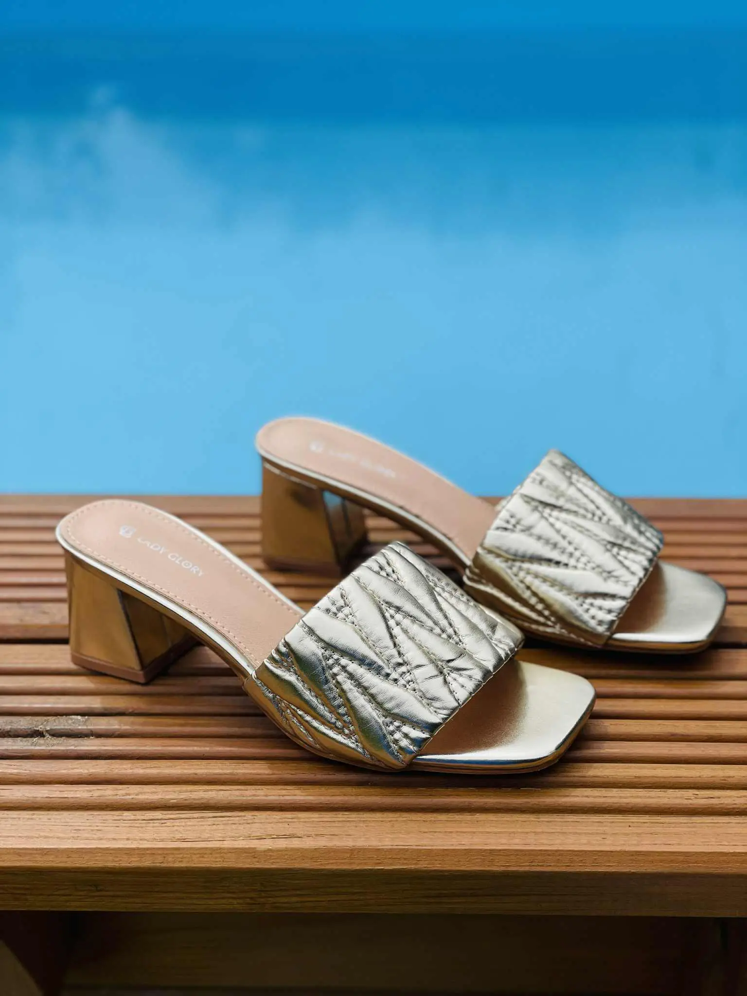 Nu pied Victoria